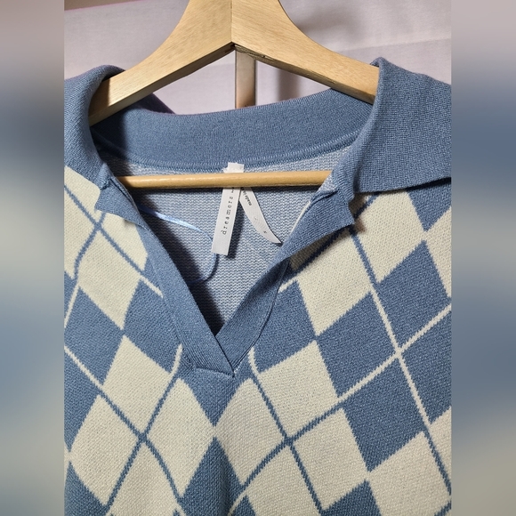 Dreamers blue and white checkered knit sweater- New with tags- Womens size small - Picture 3 of 4